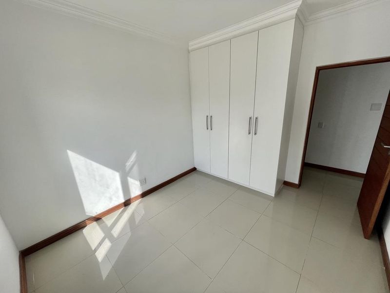 Hendra - Modern 3-Bedroom Apartment in Umhlanga Ridge - Photo 8