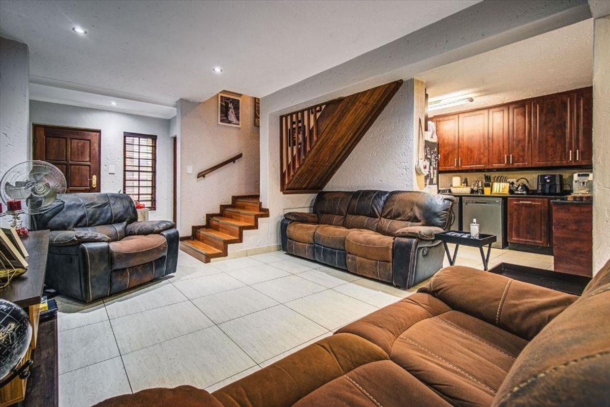 Duplex Cluster On Sale - Photo 4