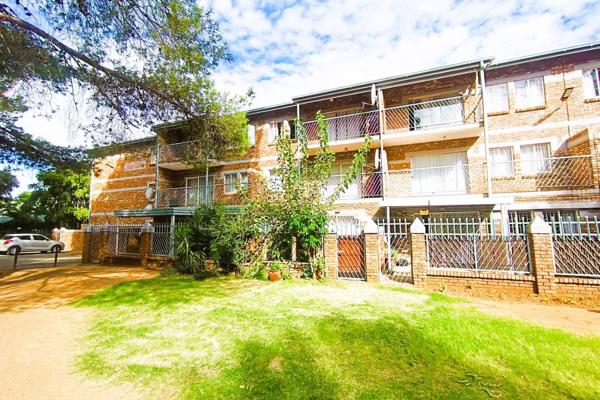 Bright 1-Bedroom Flat with Balcony - Photo 2