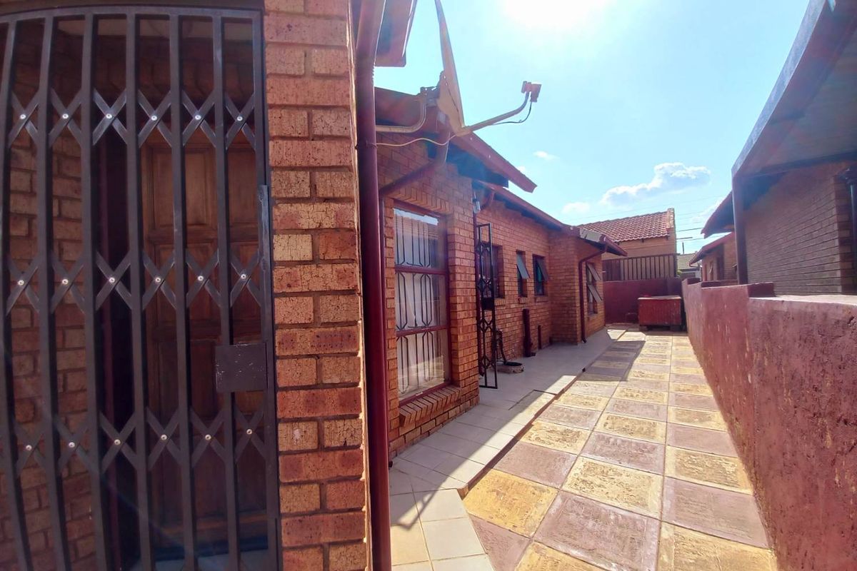 Three bedrooms house for sale in Block WW - Photo 5