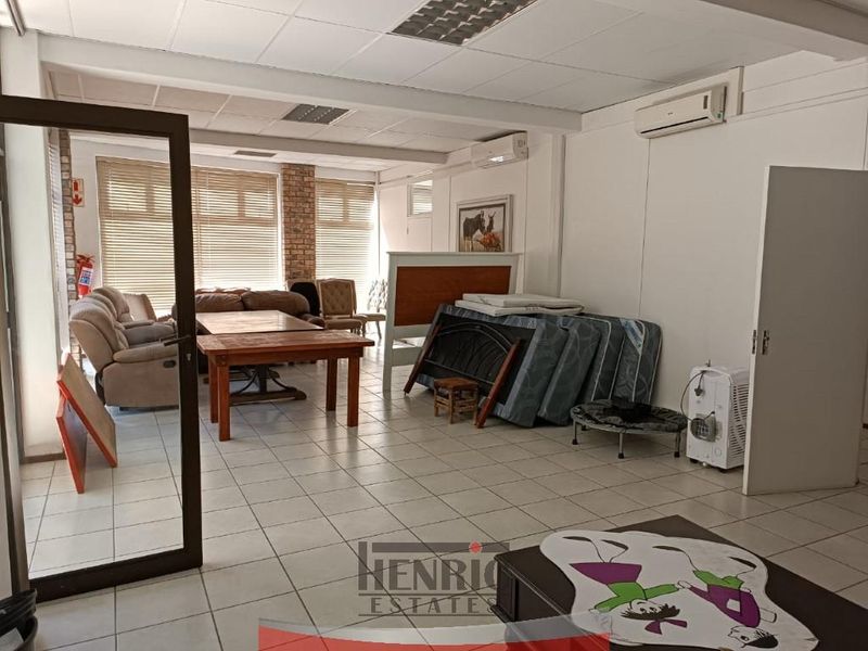 OFFICE SPACE NEAR COTTAGE HOSPITAL - Photo 4