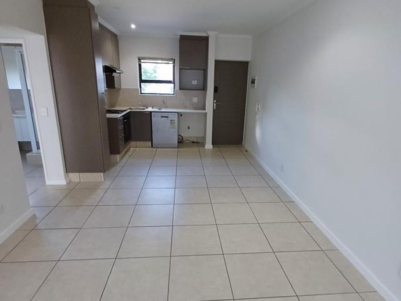 Furnished 1 Bedroom Apartment  in Sunninghill - Photo 3