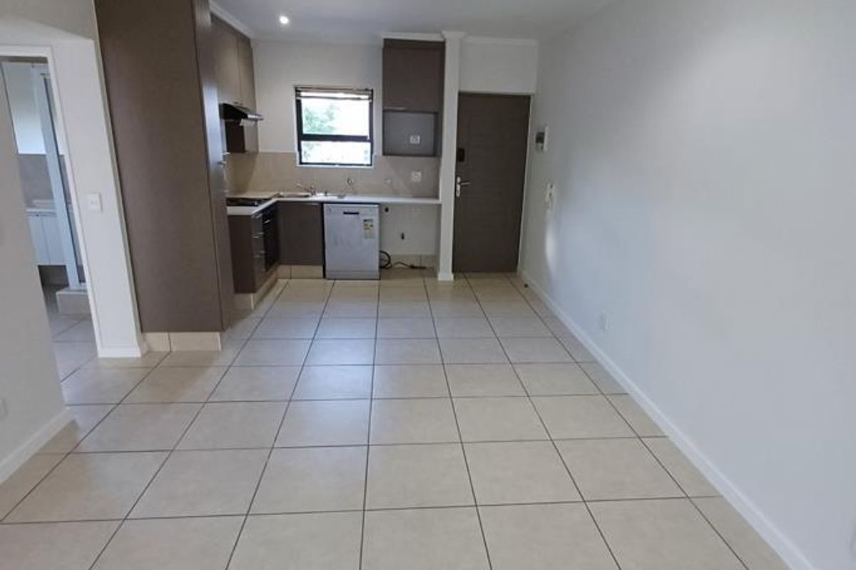 Furnished 1 Bedroom Apartment  in Sunninghill - Photo 3
