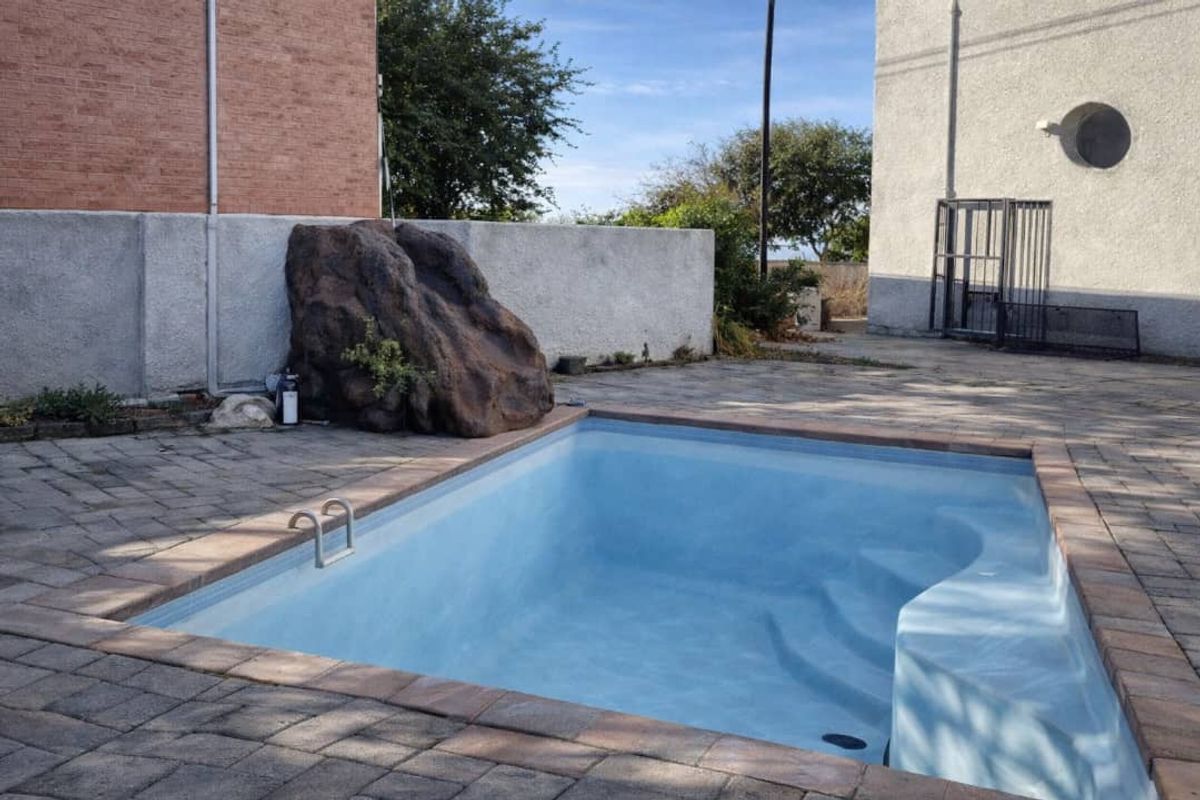 UPMARKET PROPERTY FOR SALE | EROS PARK, WINDHOEK FOR SALE - Photo 4