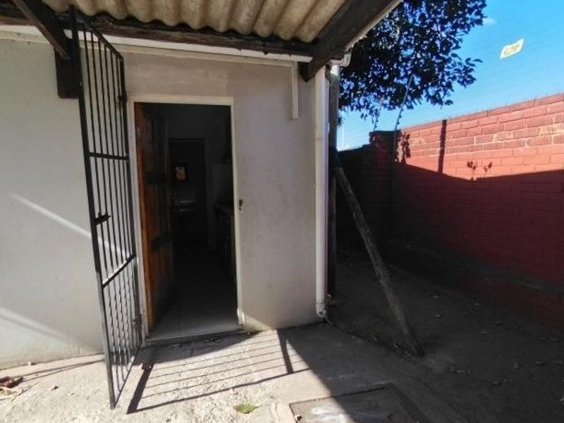 Open-plan room to let in Musgrave - Photo 2