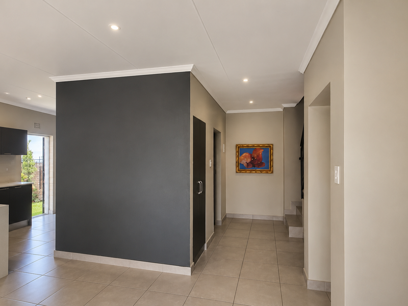 Modern 3-Bedroom Home in a Secure Estate – Full Title Ownership - Photo 5