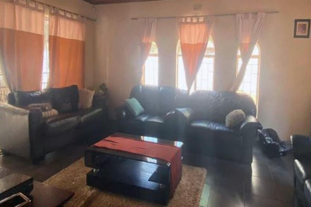Large family home - Photo 3