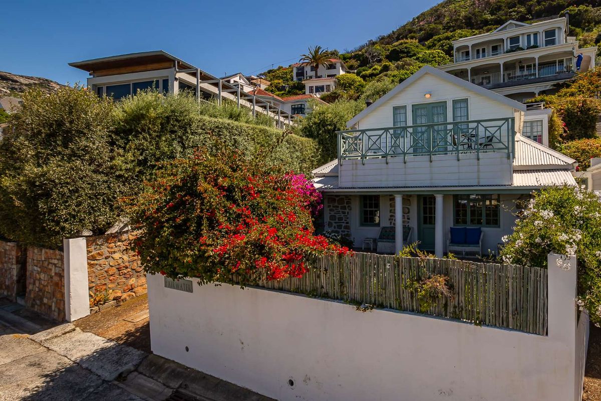 Classic Fully Furnished Home in Kalk Bay - Photo 2