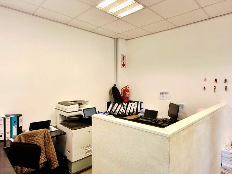 113m2 A-grade office in Umhlanga Ridge with sea views, lift access, fibre-ready infrastructure, and 11 parking bays | Available October 2025 - Photo 4