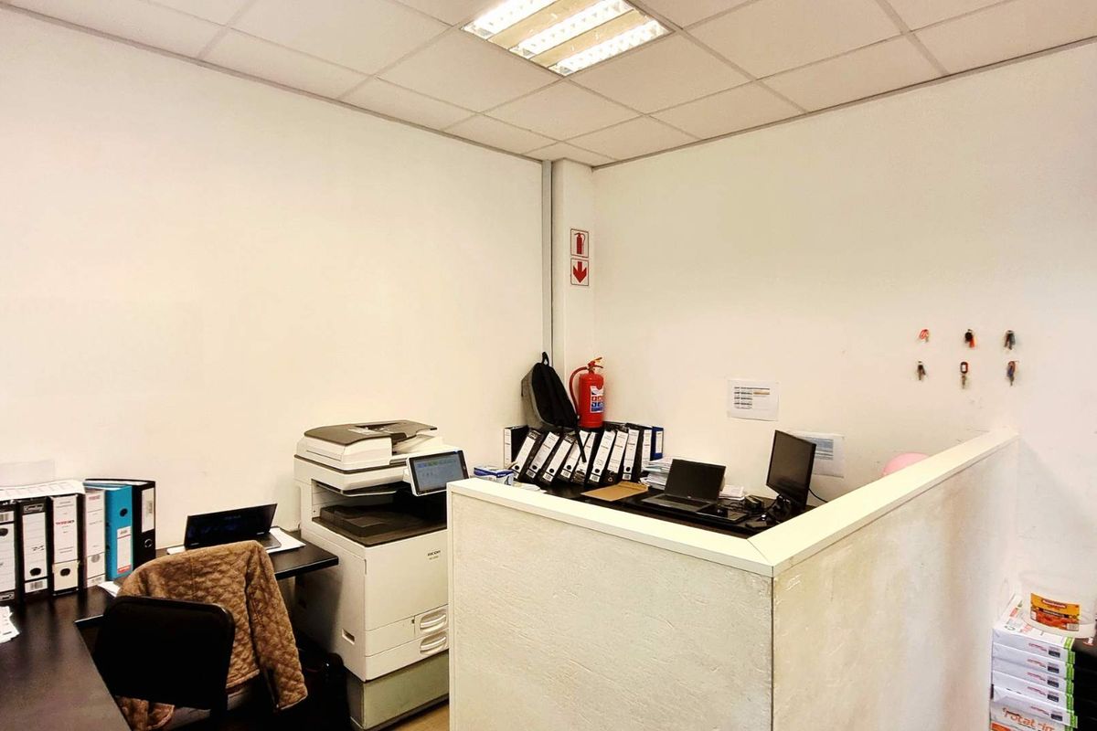 113m2 A-grade office in Umhlanga Ridge with sea views, lift access, fibre-ready infrastructure, and 11 parking bays | Available October 2025 - Photo 4