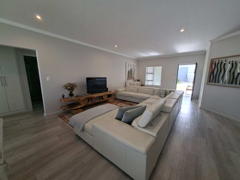 Exclusive retirement unit - Photo 7