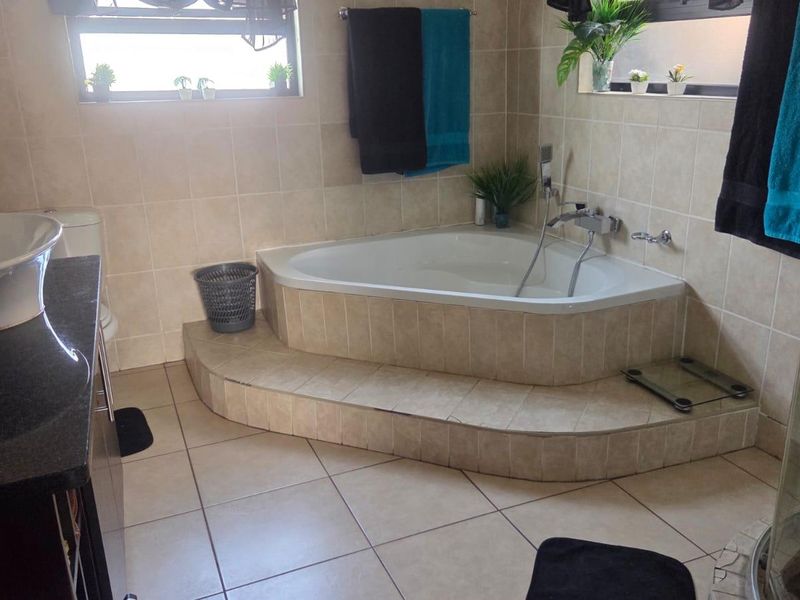 Family Home FOR SALE - Photo 6