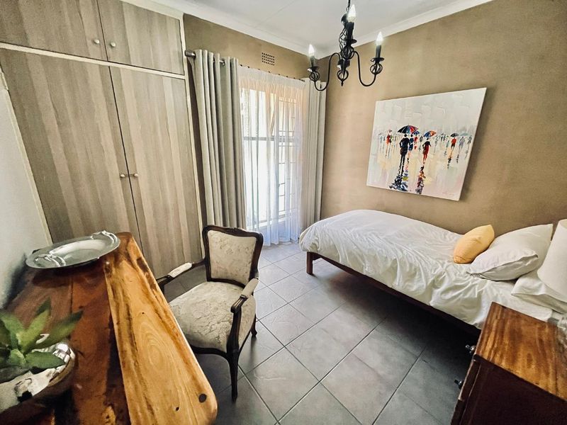 A jewel of a house in Boksburg South, located in a quiet area with no pedestrian traffic - Photo 4