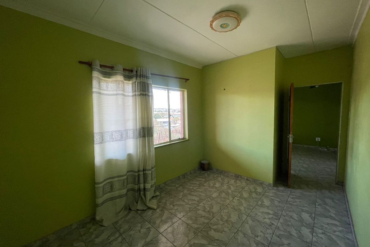Urgent Sale - 2 Bedroom Apartment for Sale - Photo 5