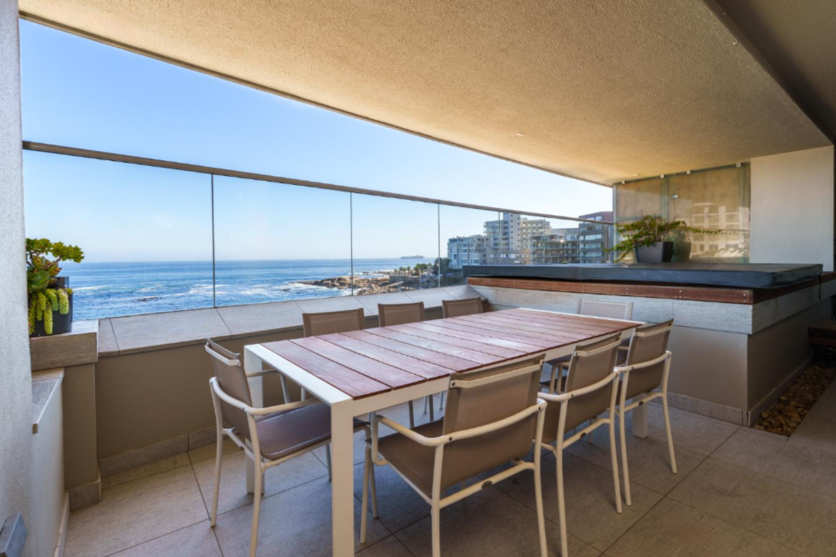 North facing on the Water’s Edge - Impressive "The Bantry" - Photo 3