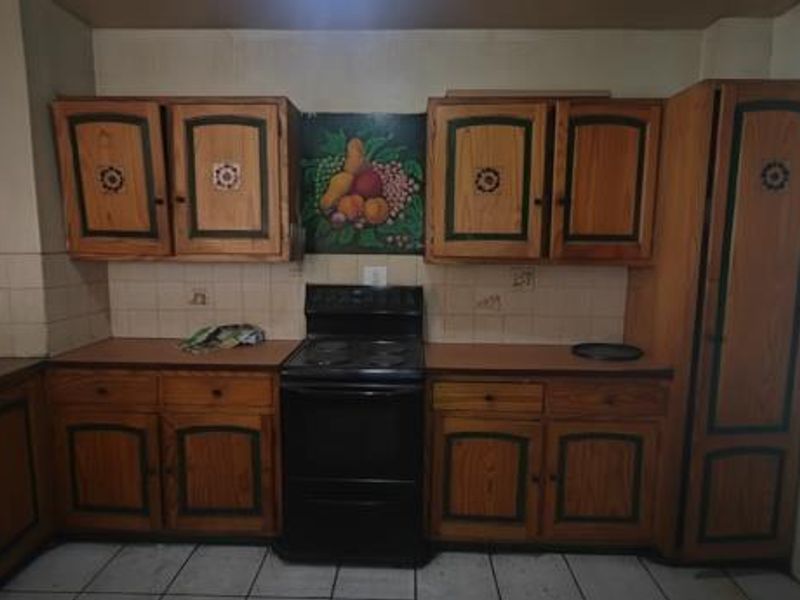 Unlock Potential in This Spacious 3-Bedroom Apartment - Photo 10