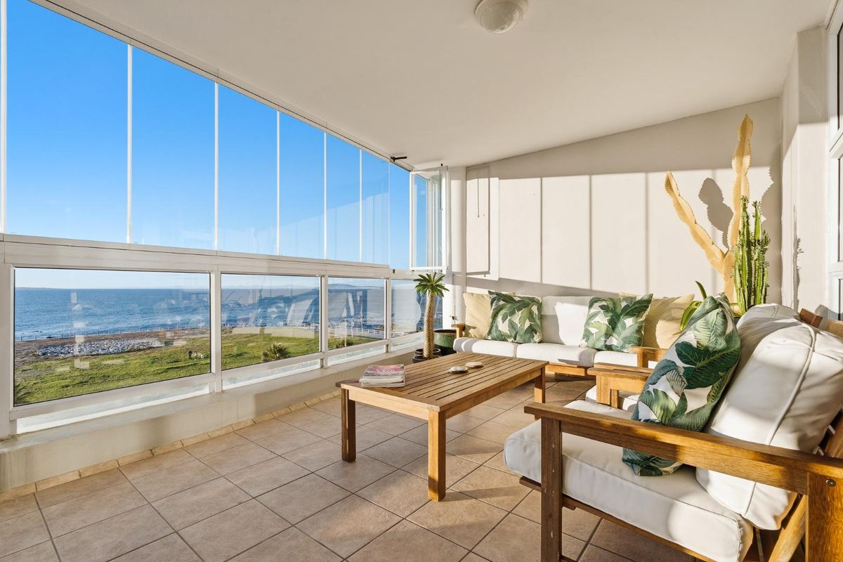 Expansive Front-Row Apartment | 200 sqm of Uninterrupted Ocean Views - Photo 3