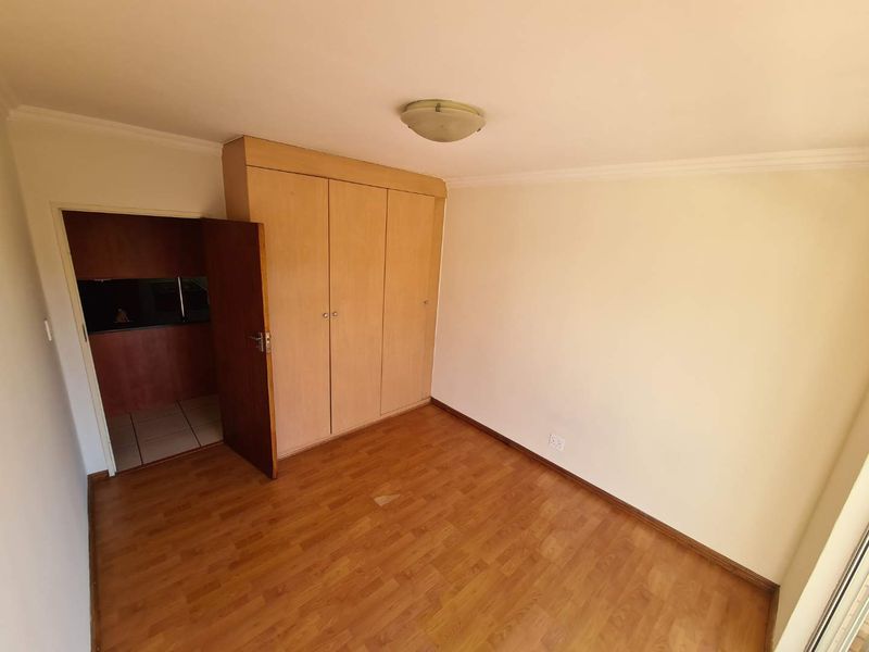 Neat 2 Bedroom apartment to rent - Photo 9