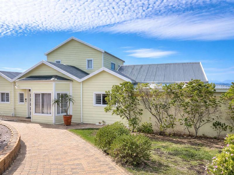 House For Sale in Karmosyn Vleesbaai with Dual Living - Photo 4