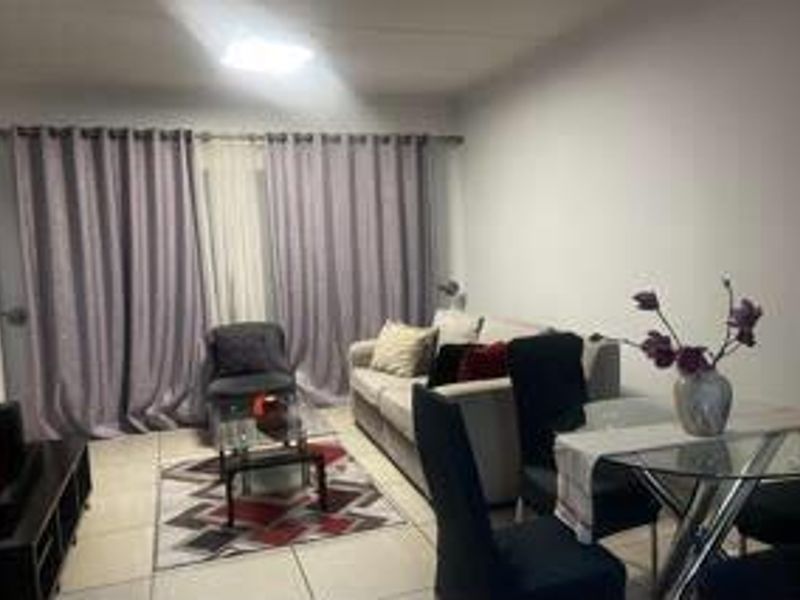 Modern 3 Bedroom for Sale - Photo 7