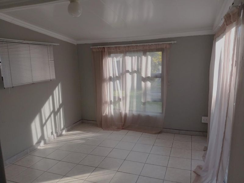 Private Garden Cottage for Single Professional in Meer en See - Photo 2