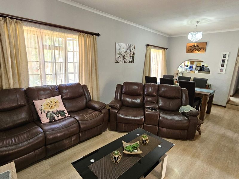 3 Bedroom Family Home in Montana Park - Photo 4