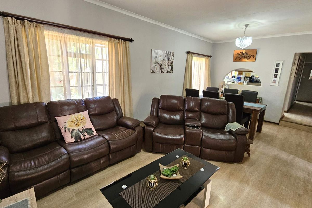 3 Bedroom Family Home in Montana Park - Photo 4