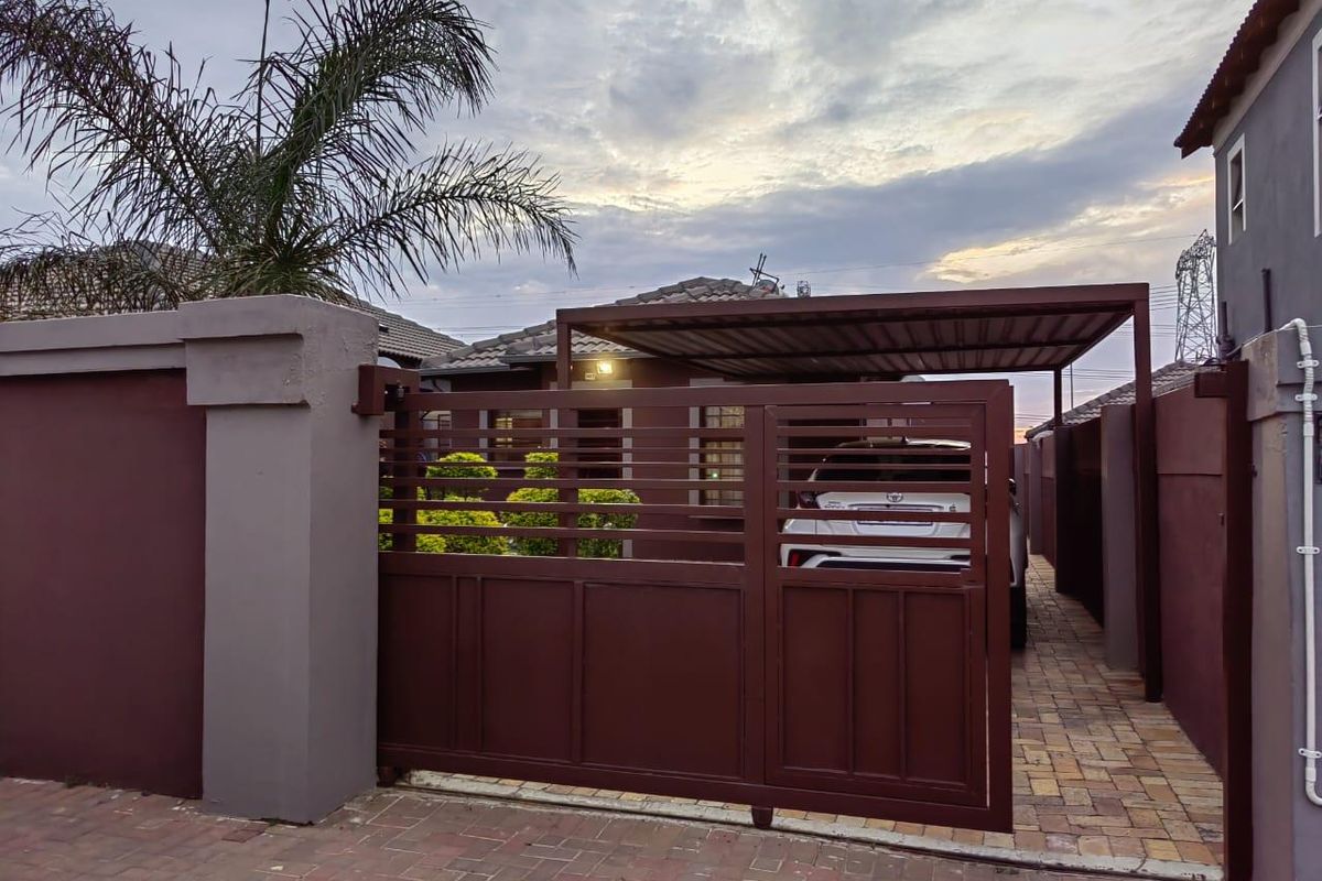 Riverside View Family Home R 966 000 - Photo 3
