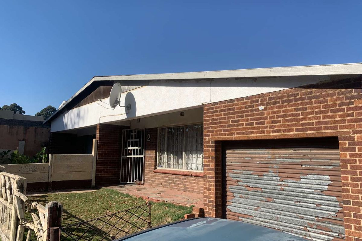 Exceptional Investment Opportunity: Dual 3-Bedroom Houses with Rental Income Potential - Photo 2