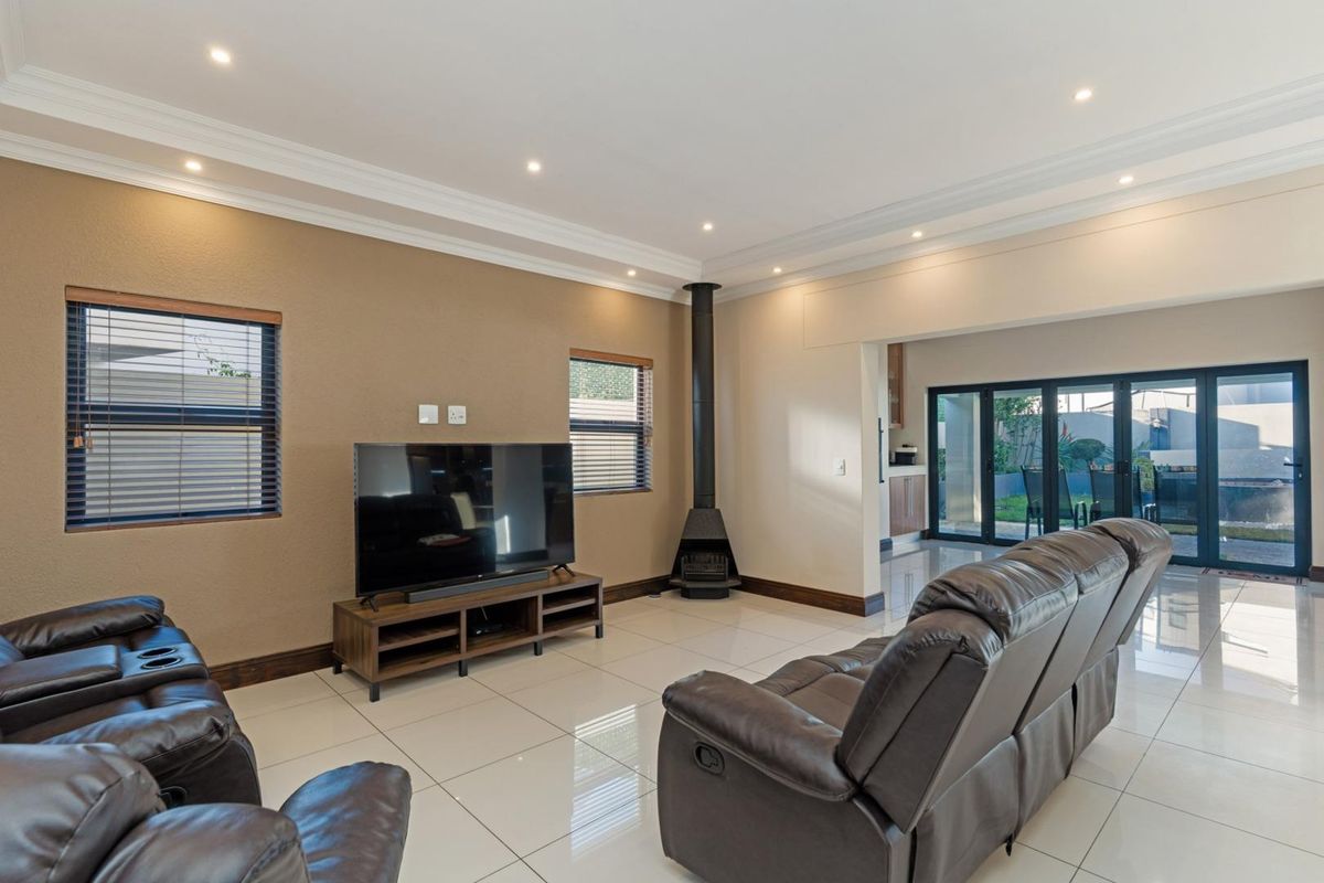 Elegant Family Living in the Heart of Sagewood - Photo 3