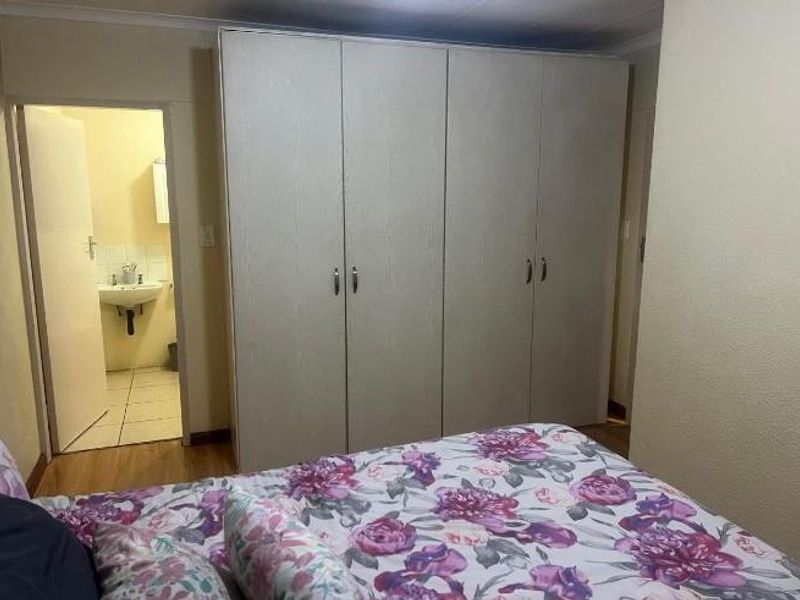 3 Bedroom 2 Bathroom Apartment To Let - Photo 9