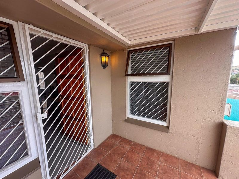 Modern 2-Bedroom Townhouse with Patio and Private Courtyard in Rangeview in Cosmos Complex - Photo 10