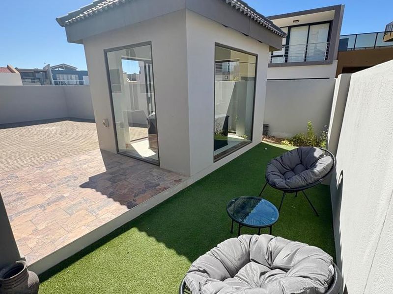 3 Bedrooms House For Sale in Long Beach - Photo 10