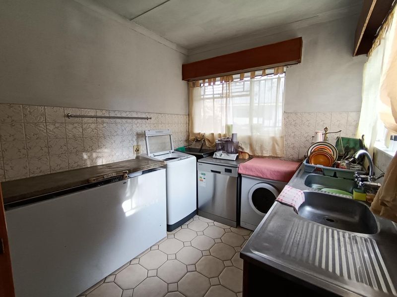 Discover Dual Living and Income in Heuwelsig!" - Photo 4