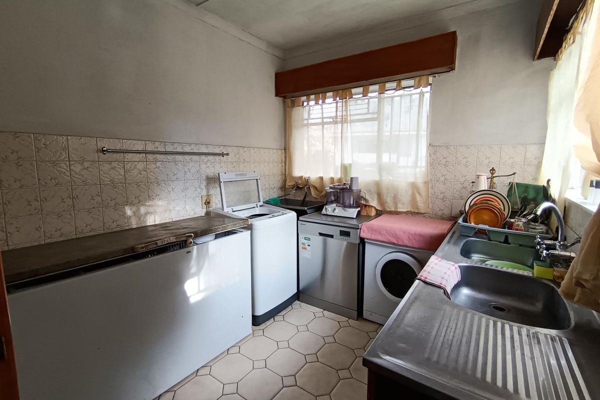 Discover Dual Living and Income in Heuwelsig!" - Photo 4