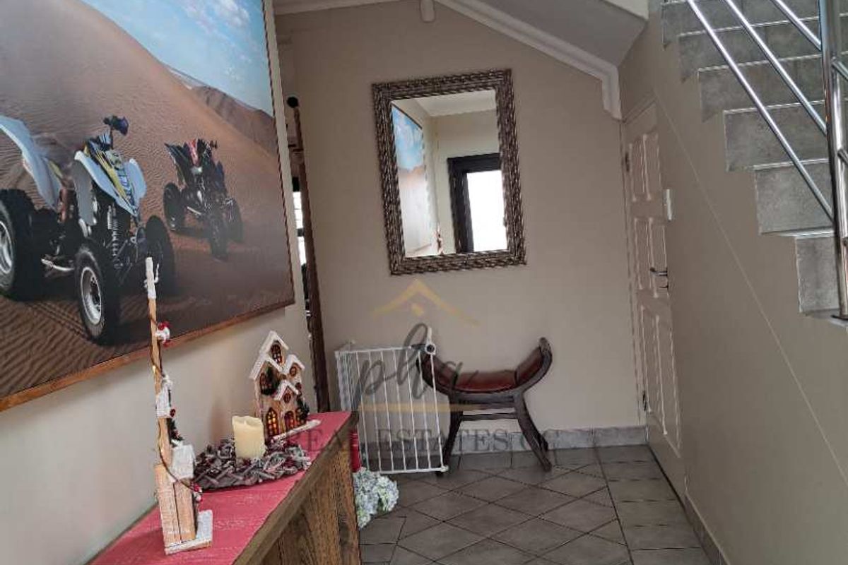 Immaculate 3 bedr, duplex townhouse, close to the beach, for sale in Dolphin Beach. - Photo 5