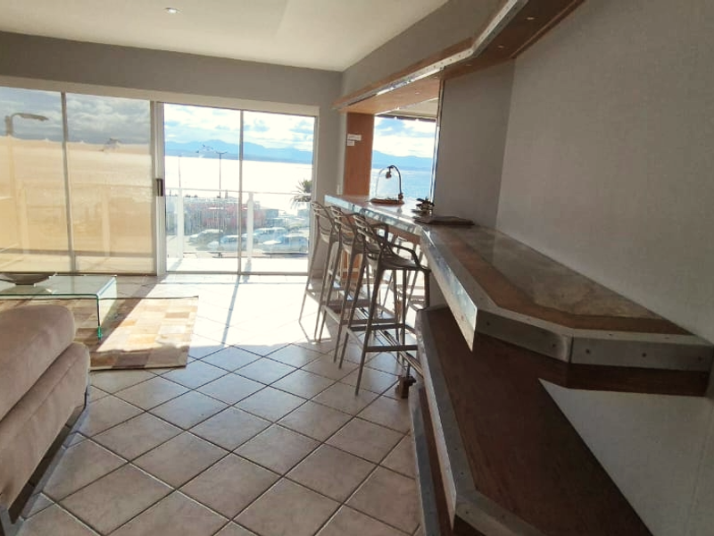 Luxury 3 Bedroom Seaview Appartment - Photo 9