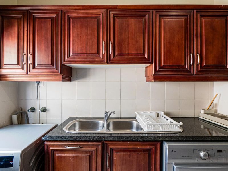 Level land home with 2 bed 2 bath cottage - Photo 9