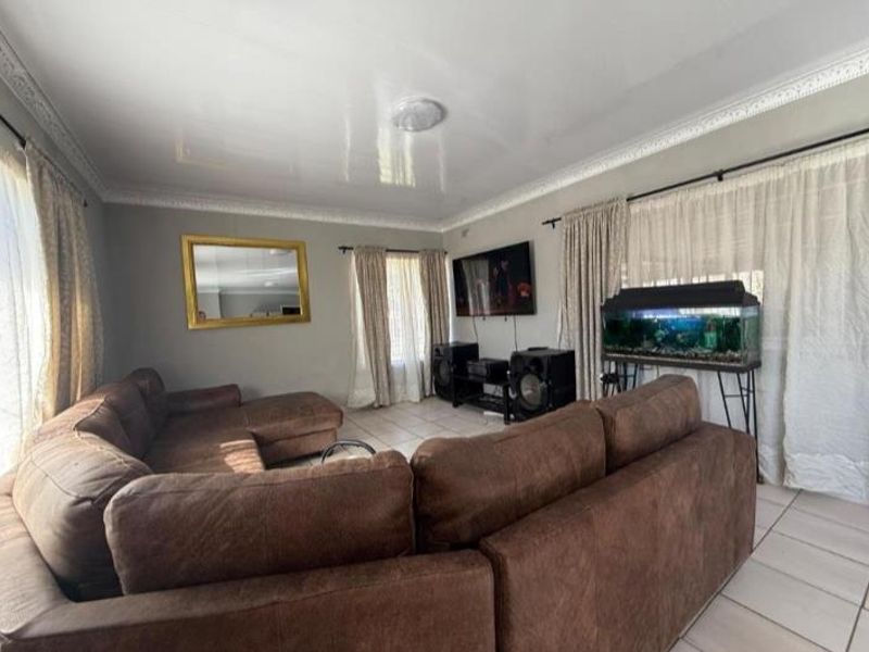 3 Bedroom House For Sale in Vanderbijlpark CE 2 - Photo 10