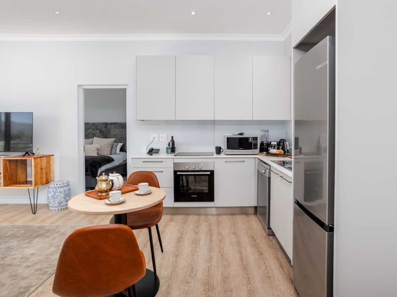 Spacious North-Facing Two-Bedroom Luxury Suite at Val de Vie Evergreen - Photo 3