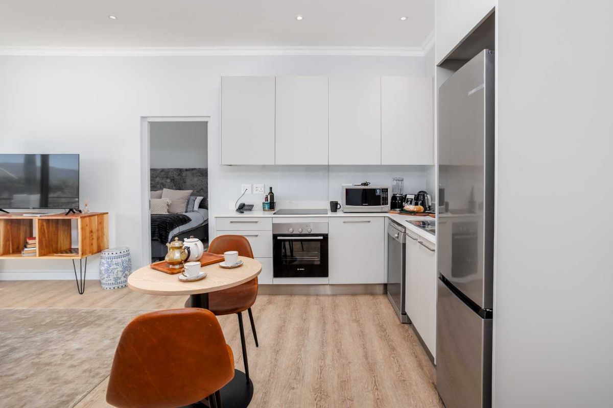 Spacious North-Facing Two-Bedroom Luxury Suite at Val de Vie Evergreen - Photo 3