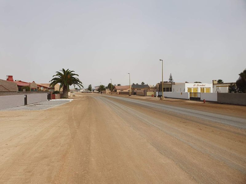 Vacant erf and ready to be built on. Walking distance to Woermann Brock. - Photo 2