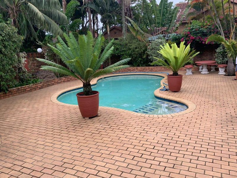 Entertainers dream home - Photo 4