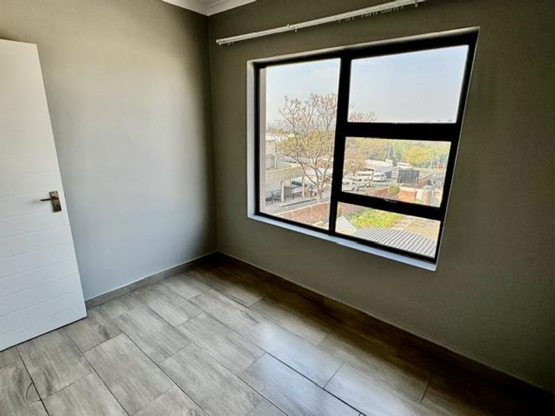 1 BED 1 BATH MODERN APARTMENT FOR SALE KENSINGTON B - Photo 8