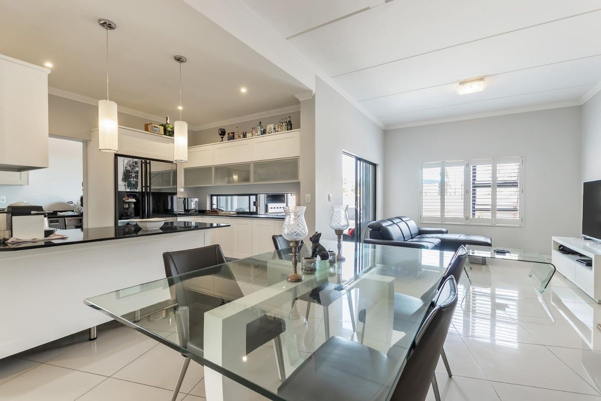 ECO-FRIENDLY TOWNHOUSE WITH FIVE DAY BACKUP SUPPLY FOR SALE IN PAULSHOF - Photo 4