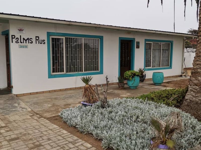 Beautiful 3-Bed Farm style house Minutes from Town and the Sea - Photo 1