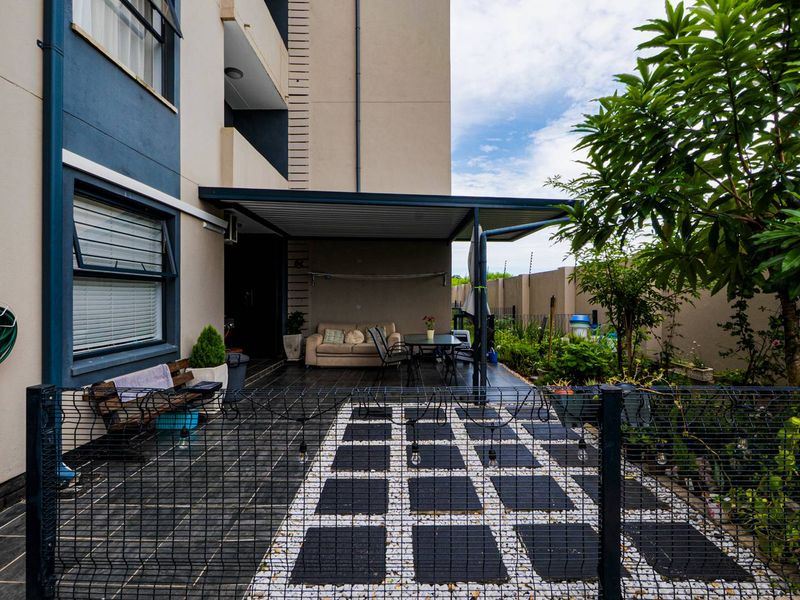 Ground floor modern unit - Photo 4