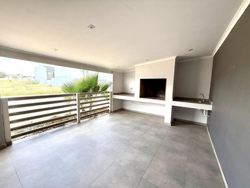 4 Bedroom House For Sale in Finkenstein Village - Photo 4