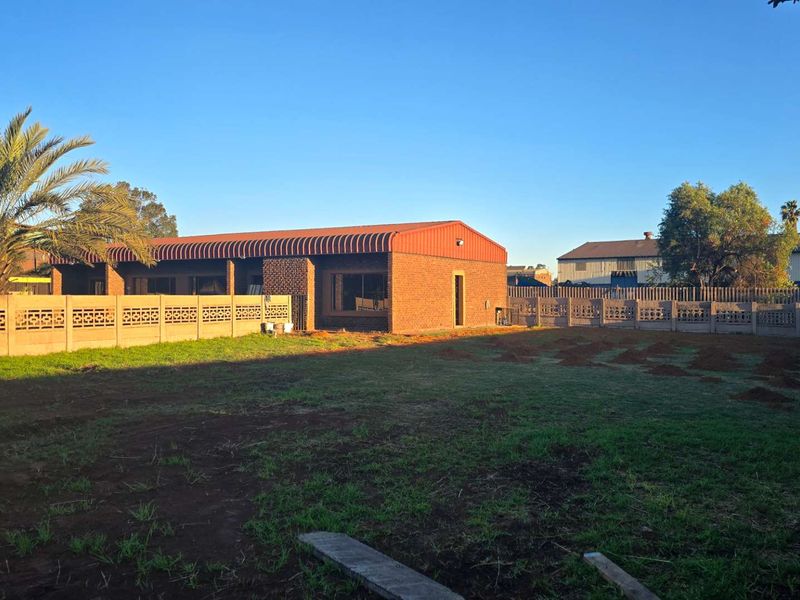 Expand Your Business Here - Workshop, Yard and Offices on 1.7HA - Photo 2