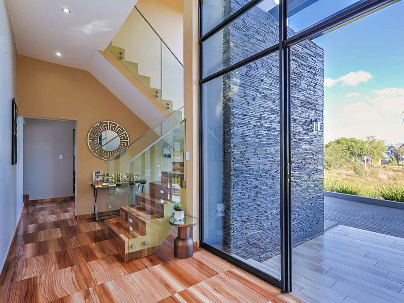 EXCLUSIVE 8 BEDROOM LUXURY HOME IN THE HILLS GAME RESERVE – WHERE ELEGANCE MEETS NATURE - Photo 10